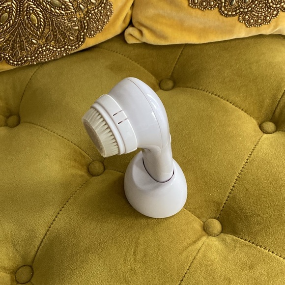 Avon Anew White Facial Cleansing Brush - Picture 4 of 6